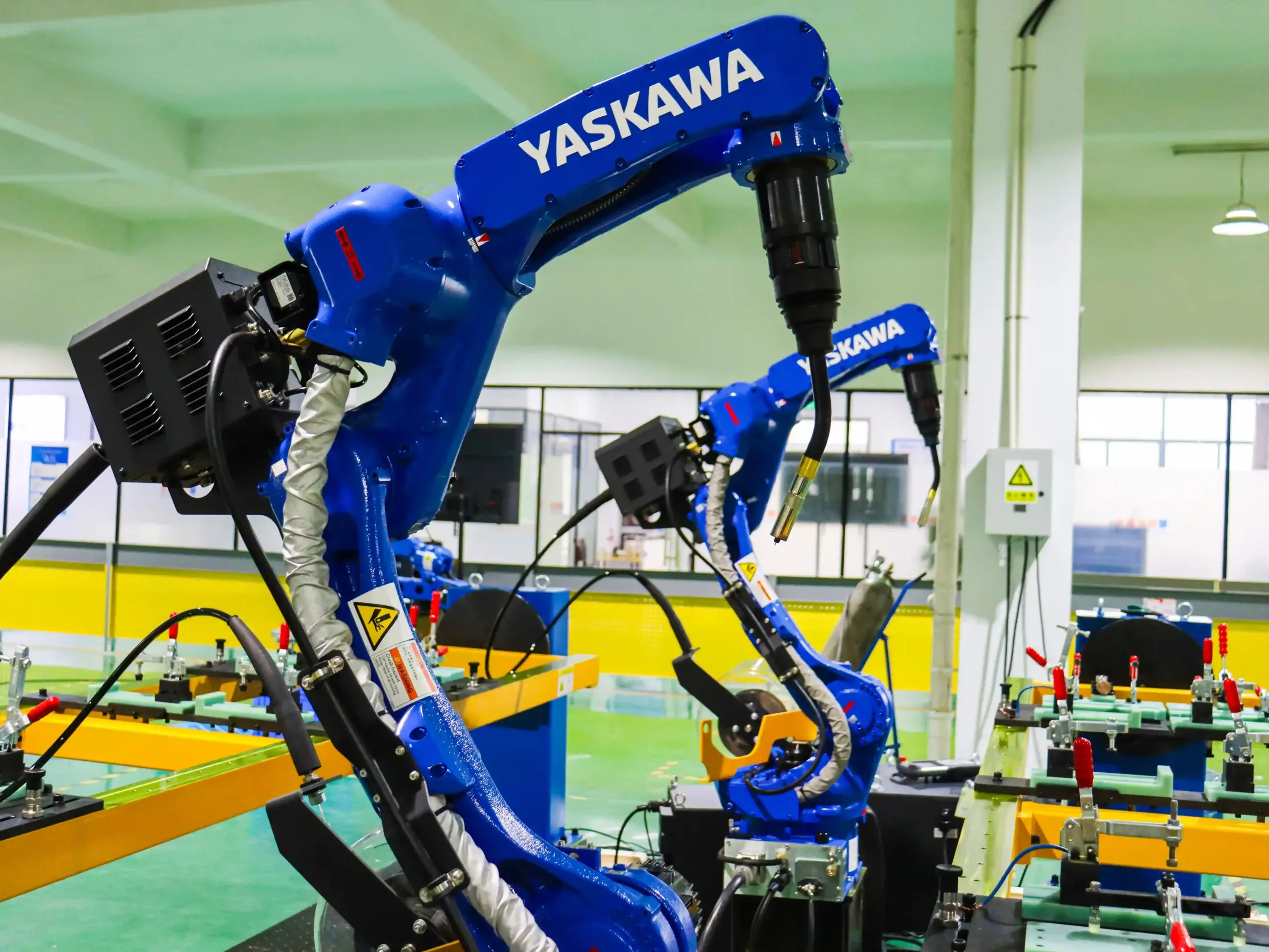 TrueSyn 6-axis laser welding robot system for industrial automation